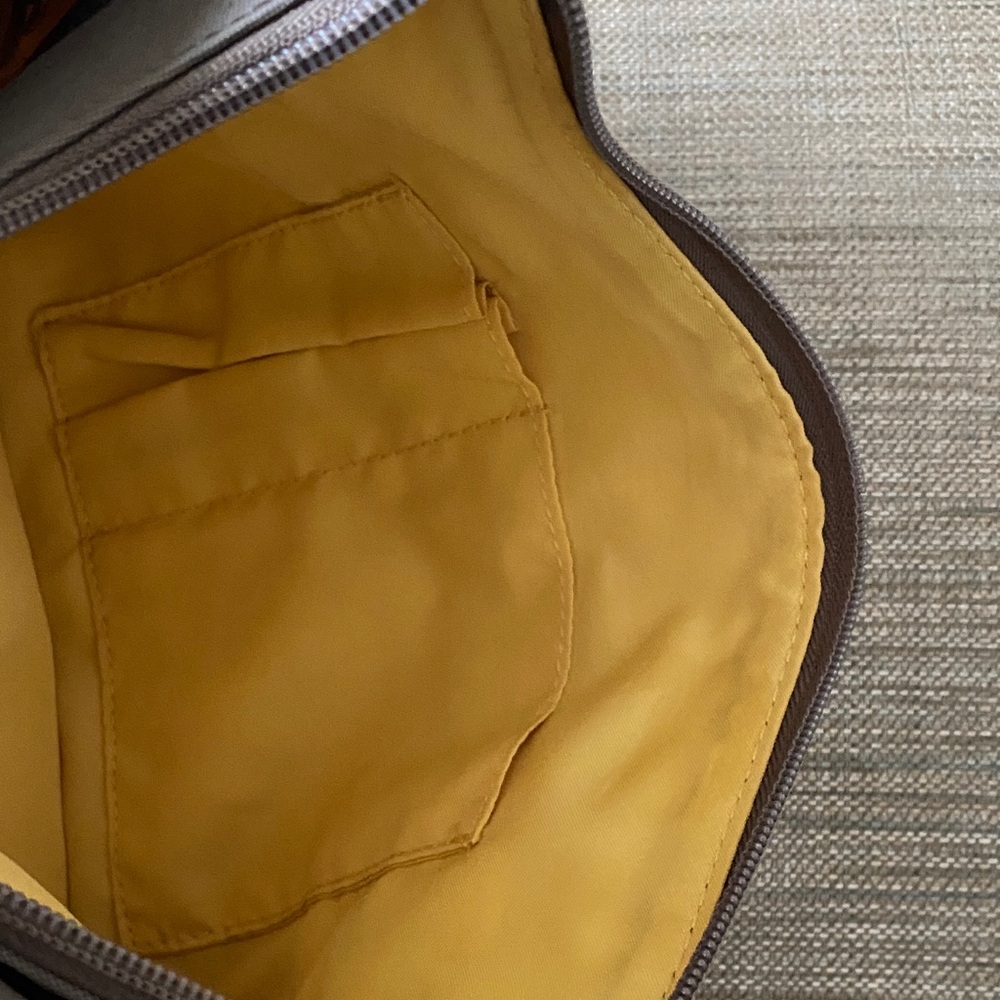 Baggallini Taupe Crossbody Bag - Picture 6 of 6
